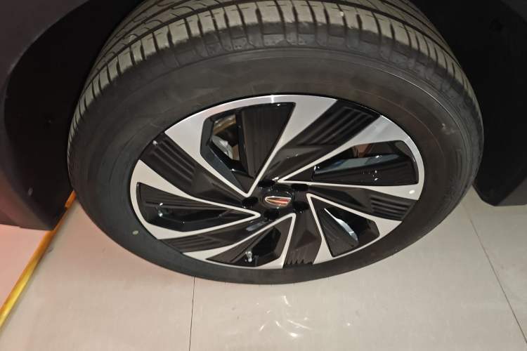 Used Hongqi HS7 PHEV 2024 2.0T PHEV Four-Wheel Drive Flagship Edition 6 Seats
