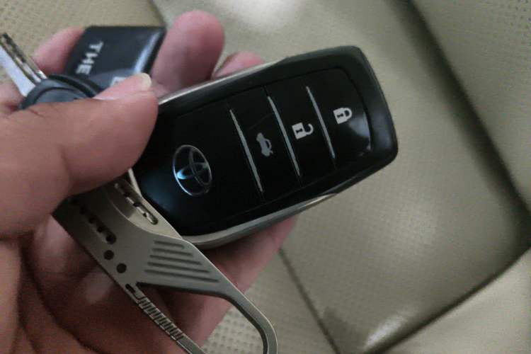 Used Toyota Camry 2015 Dual-Engine 2.5 HG Luxury Navigation Edition