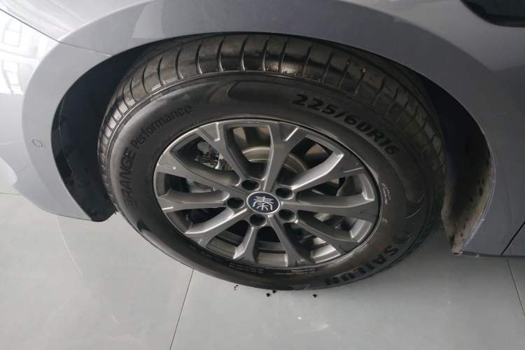 Used BYD Qin L 2025 DM-i Smart Drive 80KM Leading Model Left Front Wheel Hub