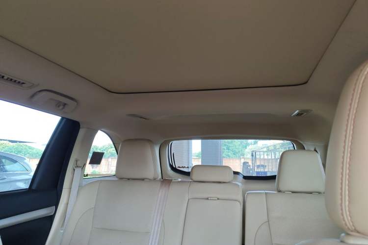 Used Toyota Highlander 2015 2.0T Two-Wheel Drive Luxury Edition 7 Seats Headliner