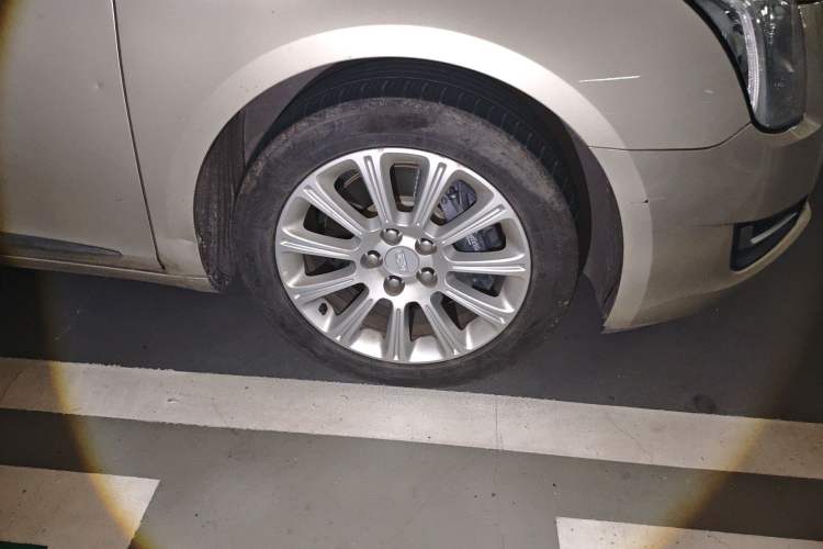 Used Cadillac XTS 2016 28T Tech Edition Right Front Wheel Hub