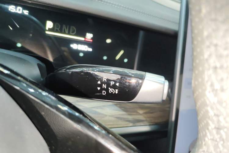 Used NETA S 2022 All-Electric 715 km Range Rear-Drive Deluxe Version Gear Lever