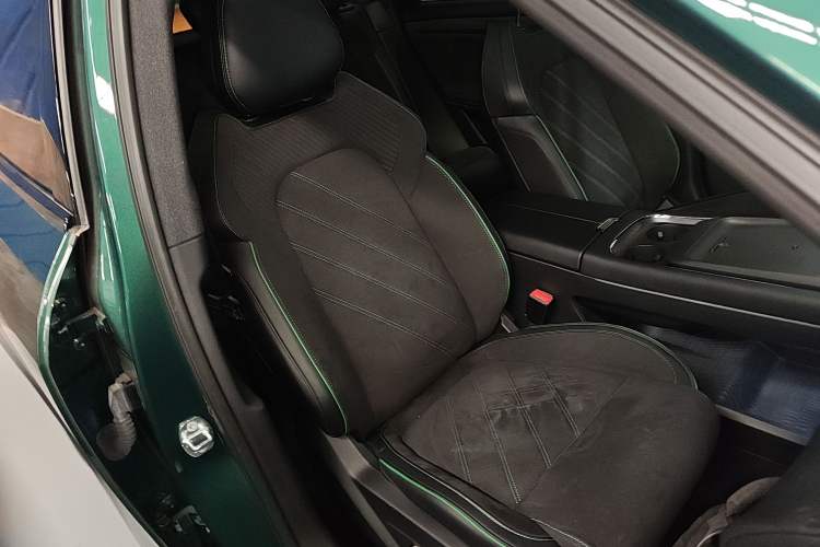 Used VOYAH FREE 2025 318 318 km Rear-Drive Touring Edition