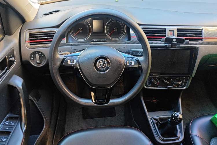 Used Volkswagen Santana 2017 Haval H9 1.6L Manual Comfort Edition
