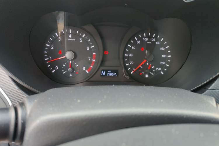 Used Haima Fumei 2014 M5 1.6L Automatic Elite Model Odometer Close Up