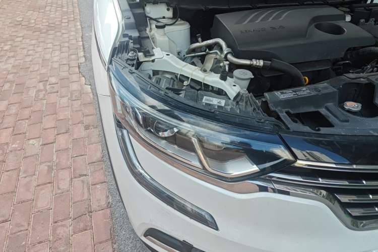 Used Renault Koleos 2018 2.0L Two-Wheel-Drive Luxury Edition Right Front Headlight