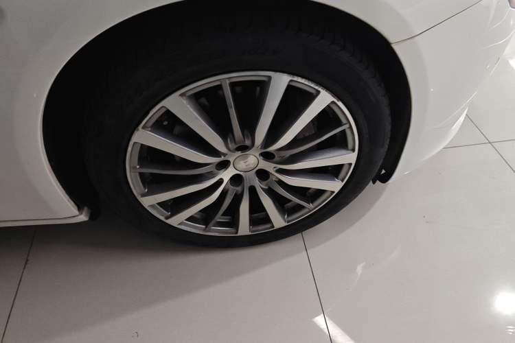 Used Maserati President 2017 3.0T Standard Model Right Front Wheel Hub