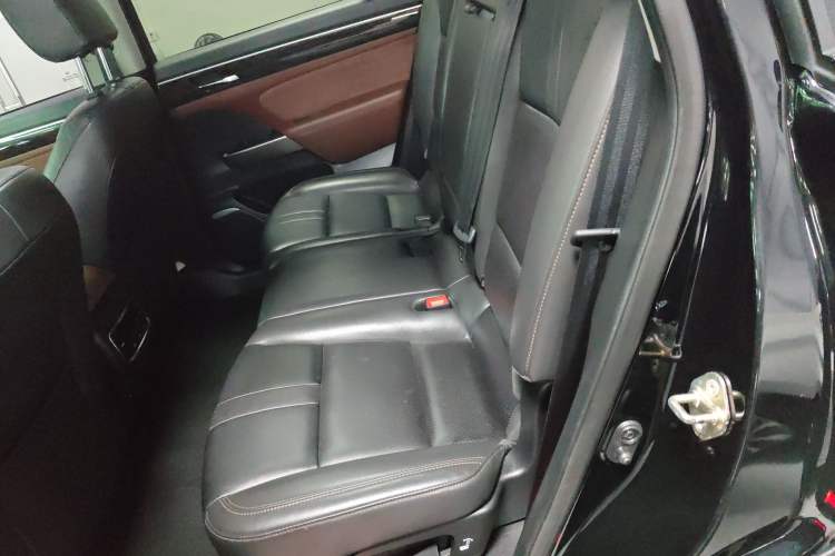 Used GAC Trumpchi GS8 2017 320T Two-Wheel Drive Luxury Smart Connectivity Version (7 Seats)
