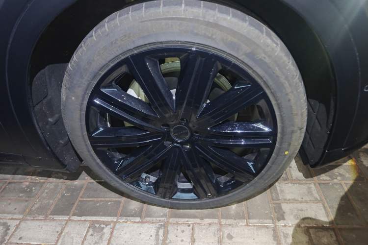 Used Hima Luxeed R7 2024 All-Electric 802 km Max
