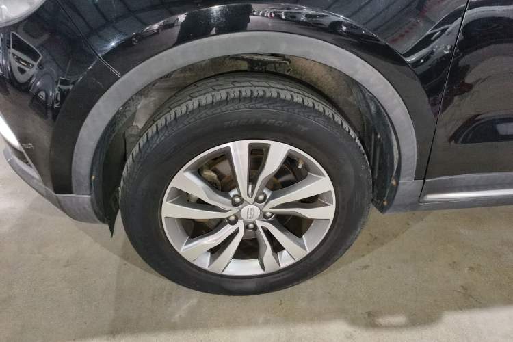 Used Geely Auto Emgrand X7 Sport 2016 2.0L Manual Smart Connect Version