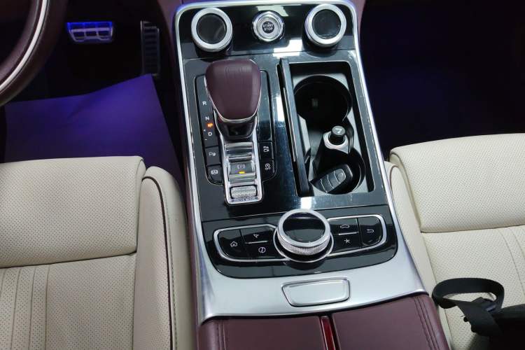 Used Hongqi H9 2020 Revised Version 2.0T Smart Connect Flagship Edition