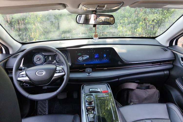 Used AION S Plus 2025 Comfort Version 53.241 kWh Center Console