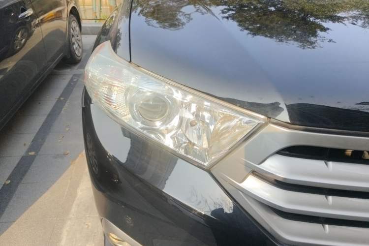 Used Toyota Highlander 2012 2.7L Two-Wheel Drive 7-Seater Luxury Edition
