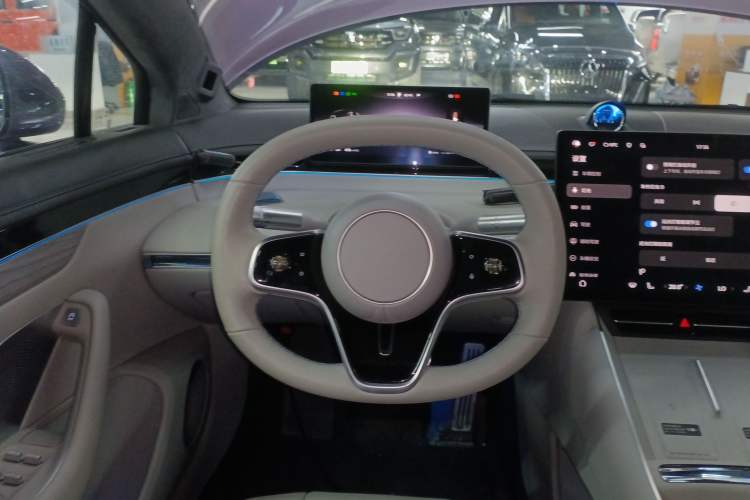 Used Hima Luxeed S7 2025 855 km Max