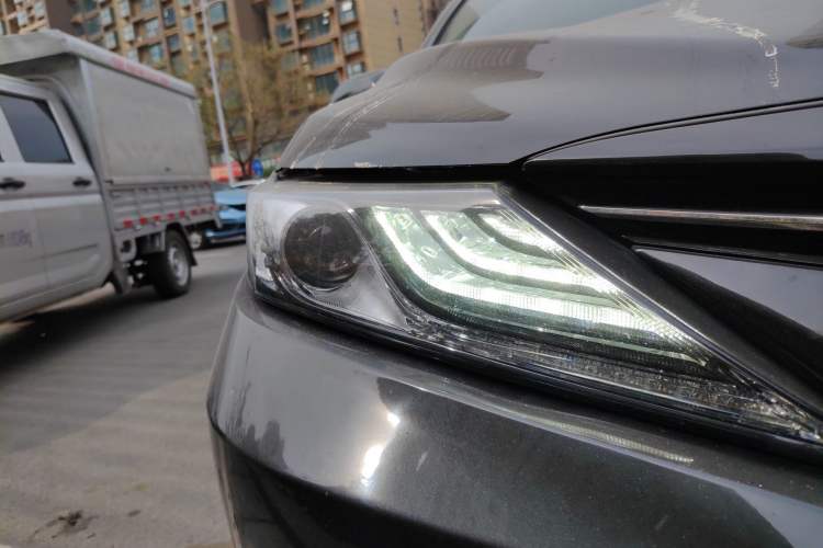 Used Toyota Camry 2021 2.0G Luxury Edition Right Front Headlight