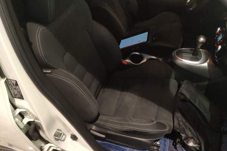 Used Infiniti ESQ 2014 1.6L Spontaneous Edition