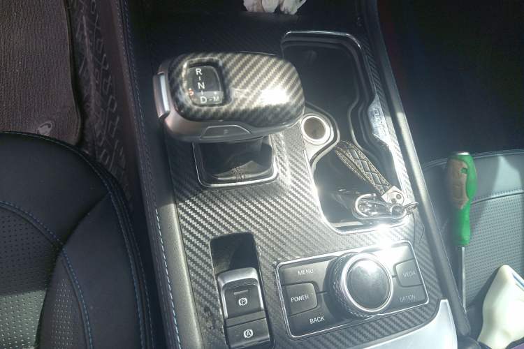 Used BAIC Off-Road BJ40 2020 2.0T Automatic Four-Wheel Drive Urban Hunter Edition Chivalrous Type Gear Lever