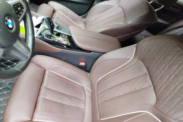 Used BMW 5 Series 2022 Second Facelift 530Li Luxury Version M Sport Package Left Front Seat