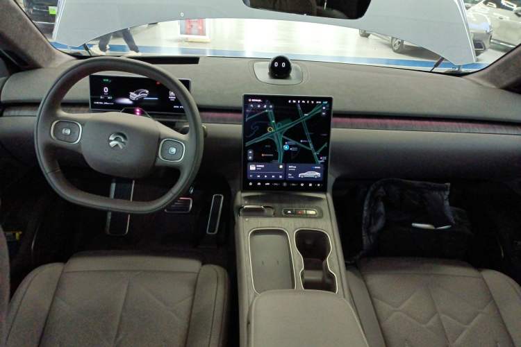 Used Nio ET7 2024 75 kWh Executive Signature Edition Center Console