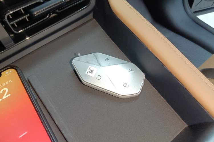 Used Formula Leopard 5 2025 Model 210KM Cloud Ride Tian Shen Ultra Version Vehicle Key