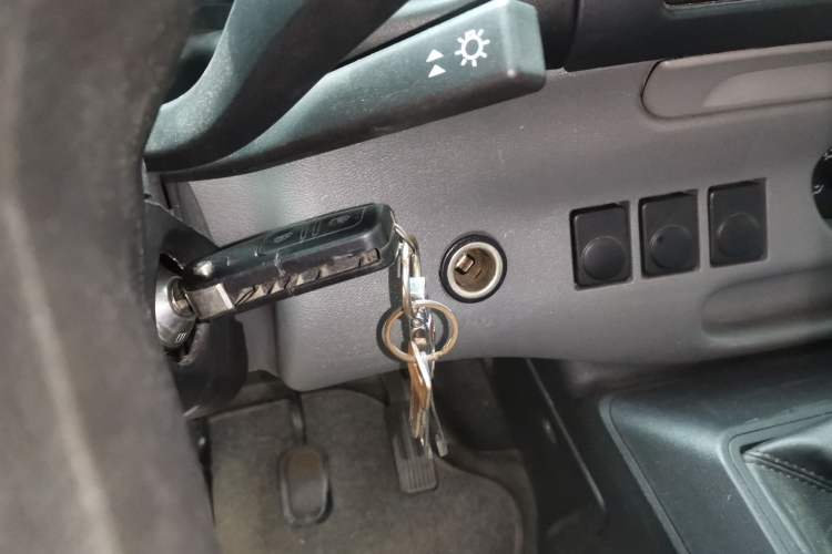 Used JMC Transit 2017 2.8T Commercial Version Short Wheelbase Mid-Roof 6/7/8-Seater JX493
