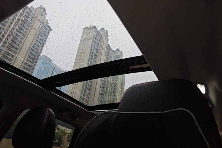 Used Suzuki Vitara 2016 1.4T Automatic Two-Wheel Drive Luxury Version Headliner