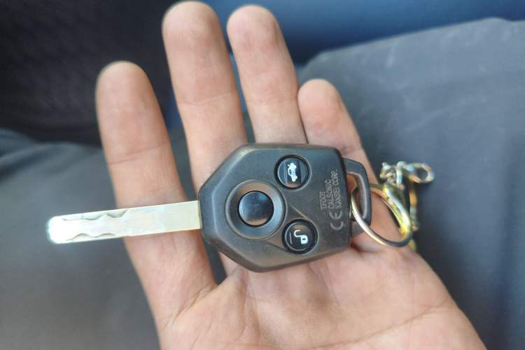 Used Subaru Outback 2011 2.5i Luxury Edition Vehicle Key