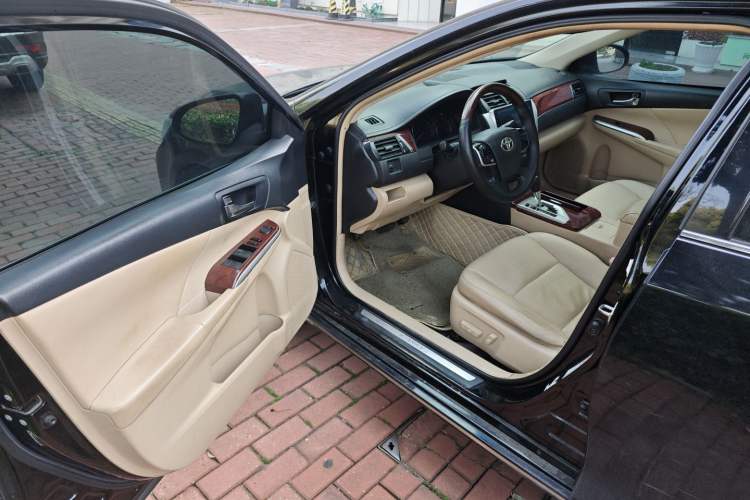 Used Toyota Camry 2013 2.0G Comfort Edition
