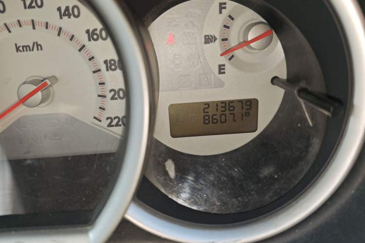 Used Nissan Tiida Sedan 2008 1.6L Manual Smart Version Odometer Close Up