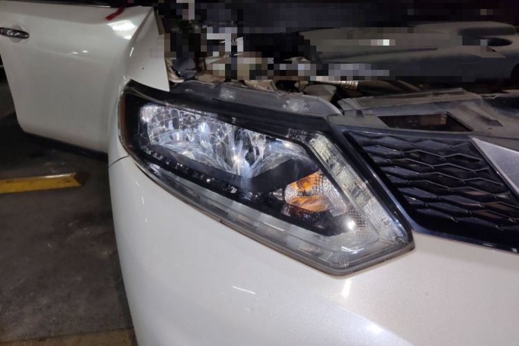Used Nissan X-Trail 2014 2.0L CVT Comfort Edition 2WD Right Front Headlight