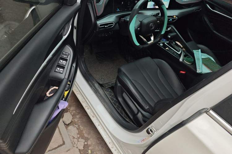 Used CHANGAN Eado 2021 PLUS 1.6L GDI CVT Luxury Model Driver Seat