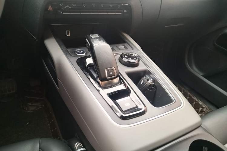 Used Citroen C5 AIRCROSS 2017 380THP Luxury Model Gear Lever