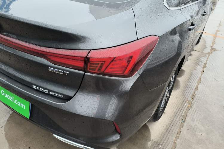 Used CHANGAN Eado 2023 Changan Edition PLUS Blue Whale NE 1.4T GDI DCT Prestige Version Exterior 3