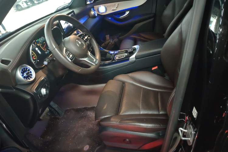 Used Mercedes-Benz GLC 2020 Facelift GLC 260 L 4MATIC Luxury Edition
