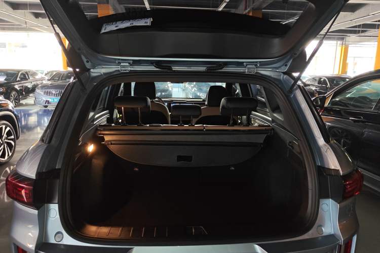 Used Geely Auto icon 2023 1.5TD Chocolate Smoothie Edition Trunk