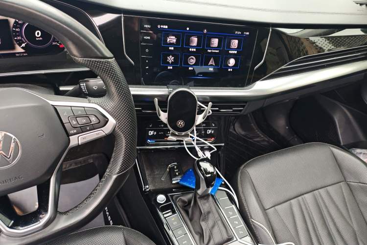 Used Volkswagen Passat New Energy 2022 430 PHEV Hybrid Luxury Edition Audio And AC Panel