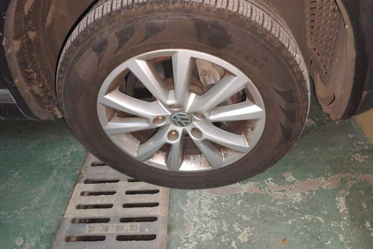 Used Volkswagen Touareg 2011 3.0 TSI High-End Version