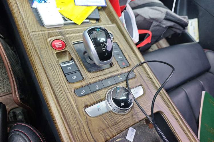 Used BYD Tang New Energy 2018 DM 2.0T All-Wheel Drive Smart Connect Genesis Edition 7 Seats China V Emission Standard