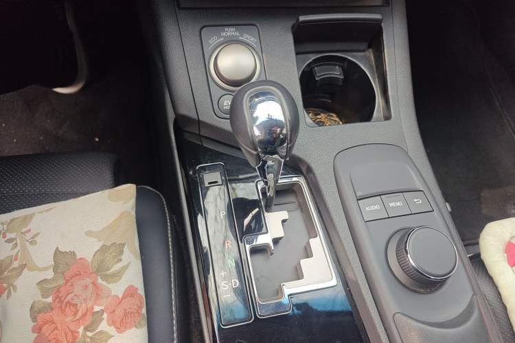 Used Lexus ES 2014 300h Elite Edition