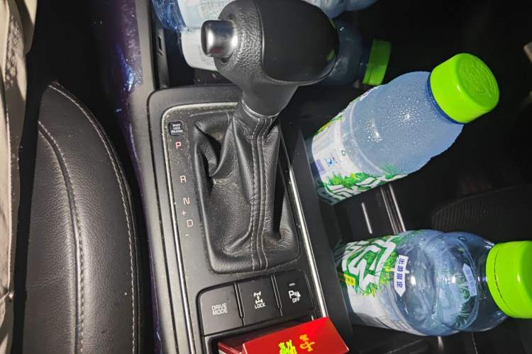 Used Kia Sorento 2016 Sorento L 2.4L Gasoline 4WD Custom Edition 5 Seats China IV Standard