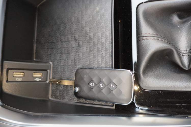 Used Wuling Jiachen 2022 1.5L Manual Enjoyment Elite Model Vehicle Key