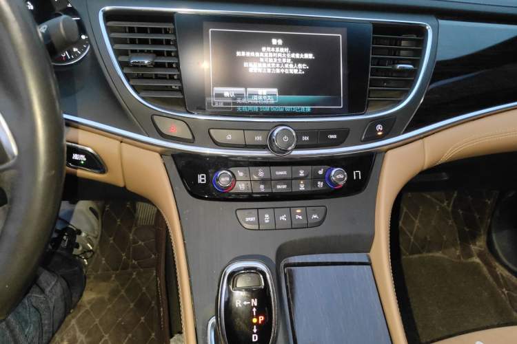 Used Buick LaCrosse 2018 28T Luxury Model