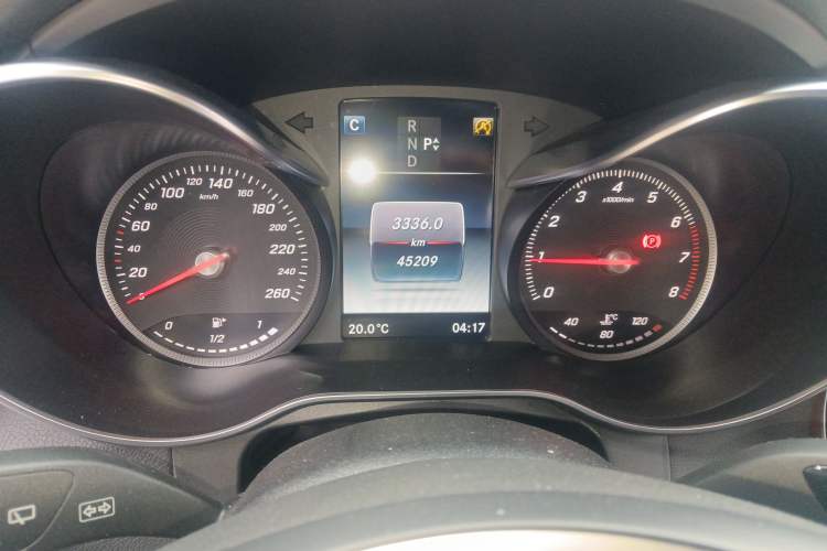 Used Mercedes-Benz GLC 2016 GLC 300 4MATIC Luxury Model
