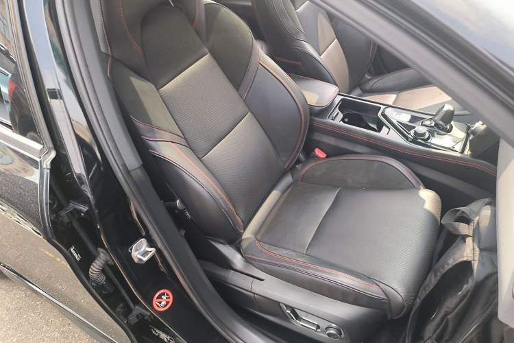 Used Lynk & Co 03 2019 2.0TD Automatic Jing Pro Edition Right Front Seat