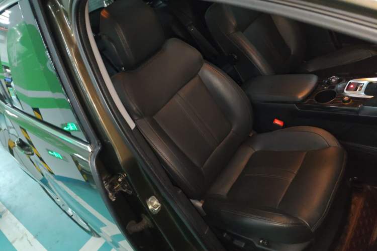 Used Peugeot 3008 2015 1.6THP Automatic Prestige Edition Right Front Seat