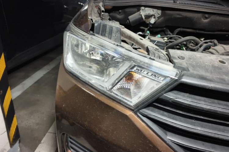 Used Wuling Hongguang 2019 1.5L S Basic Version China VI Standard LAR