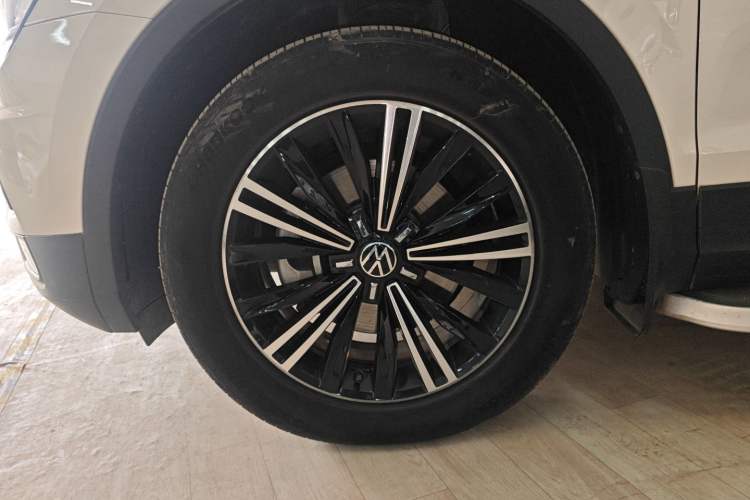 Used Volkswagen Tiguan L 2021 330TSI Automatic Two-Wheel Drive Smart Edition