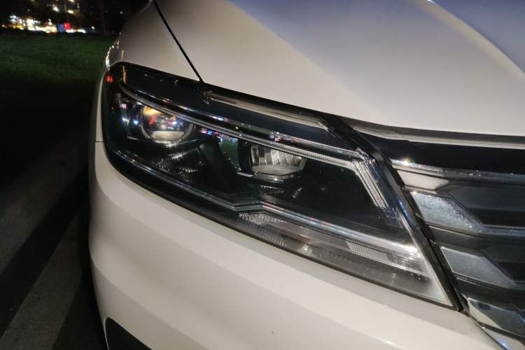 Used Volkswagen Lavida 2022 280TSI DSG Comfort Edition Right Front Headlight