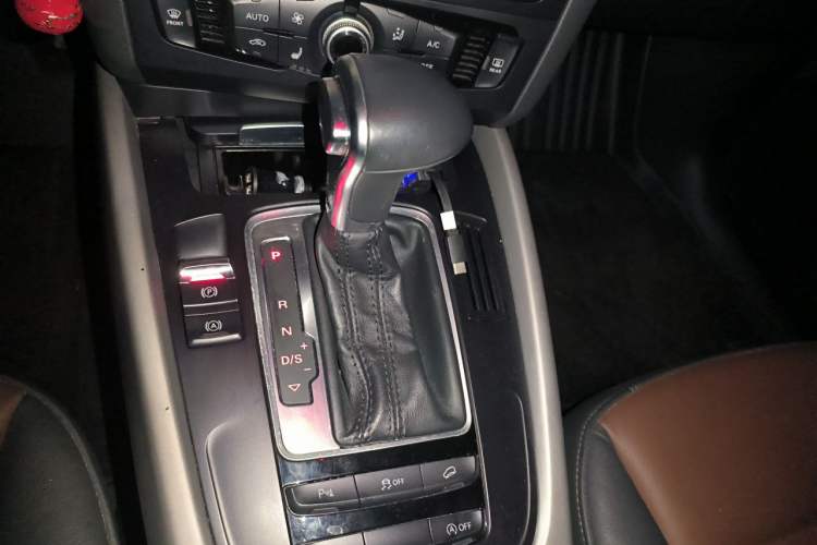 Used Audi Q5 2017 Plus 40 TFSI Ambition Model
