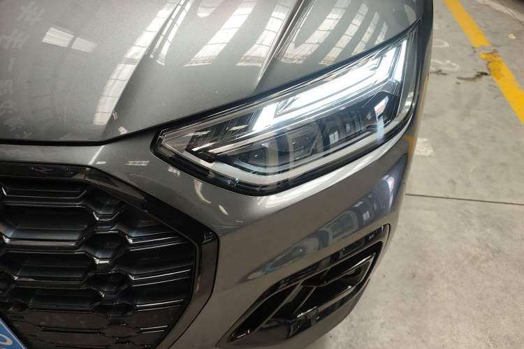 Used Audi Q5L 2022 40T Fashionable and Dynamic Model Left Front Headlight
